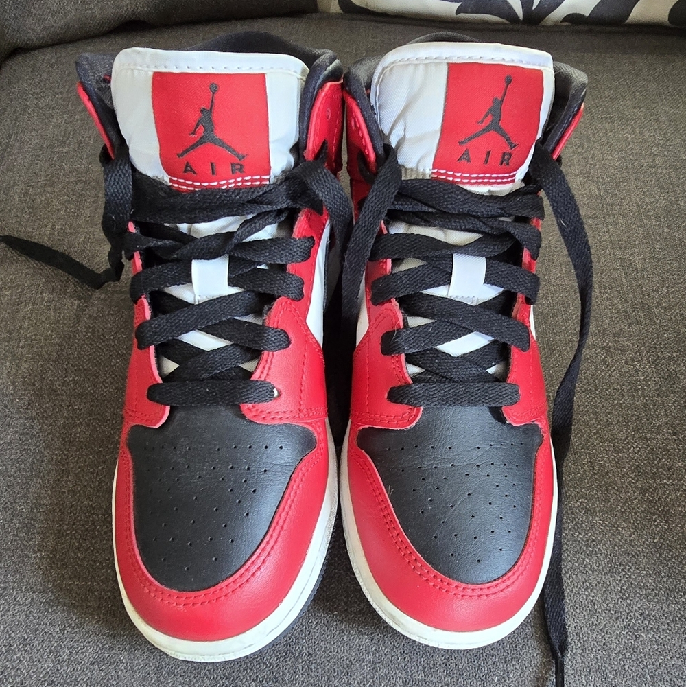Nike Air Jordan Kids 3.5 Sneakers in Red, Black, White